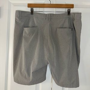 ✨Travis Mathew Men’s Beck Shorts SZ 42✨​​​